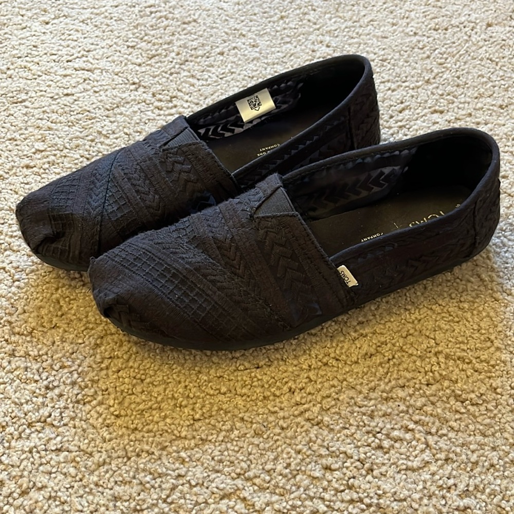 TOMS EMBROIDERED MESH WOMEN'S CLASSICS